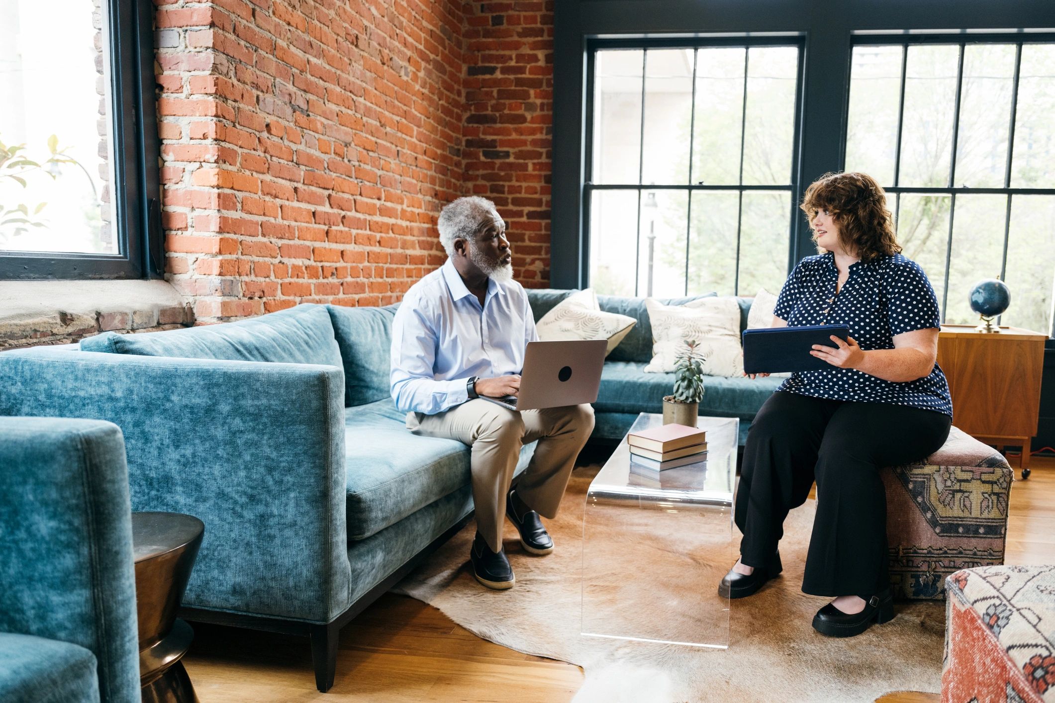 Financial consultation between advisor and clients